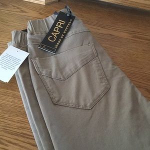 Jeans by Buffalo capris Small NWT